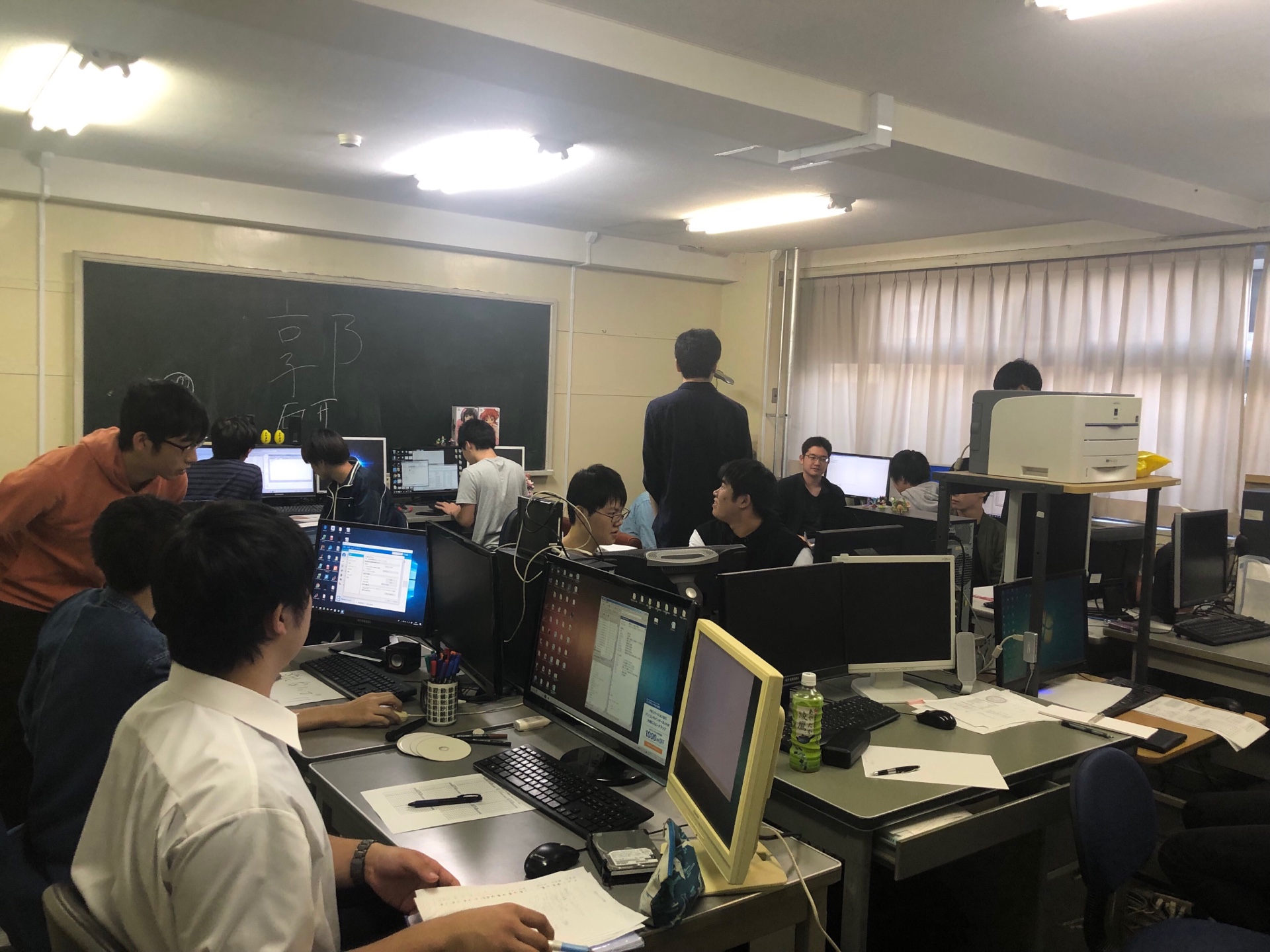令和元年 9月3、４年生睦まじく研究